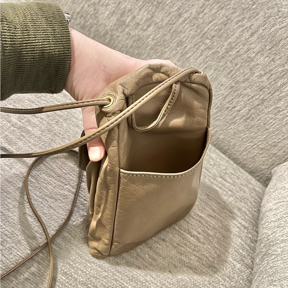 Lambskin Leather Tan Colored Pickpocket Proof Crossbody Bag by D'Onfrio - Picture 3 of 9